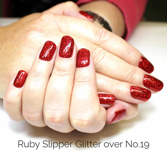 Bio Sculpture Essence Glitter Ruby Slipper 5g – ultra-fine ruby red glitter for sparkling, creative nail art designs